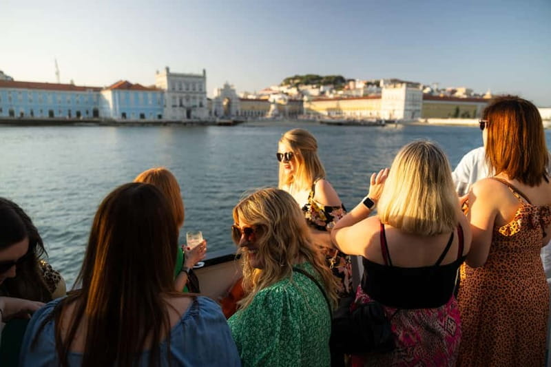 Lisbon: Sunset Boat Tour with Music and Drinks - The 2-hour route: every stop and what you’ll get from each