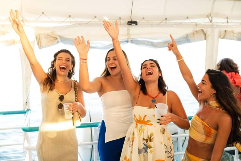 Lisbon: Sunset Boat Tour with Music and Drinks - Timing tips for the best sunset photos