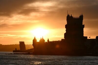 Lisbon: Sunset Catamaran Boat Tour with Music and Drinks - The real reason Lisbon looks better from the Tagus