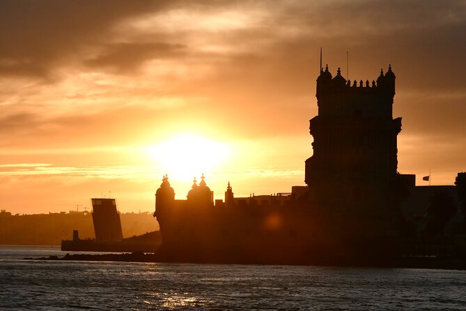 Lisbon: Sunset Catamaran Boat Tour with Music and Drinks - The real reason Lisbon looks better from the Tagus