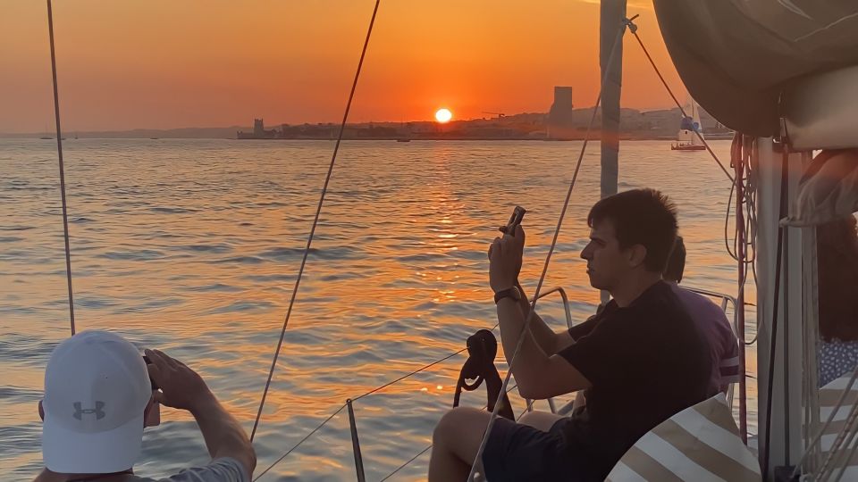 Lisbon: Sunset Cruise with Drinks and Snacks - Comfort, Group Size, and the Little Practicalities