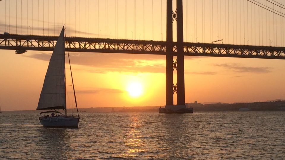 Lisbon: Sunset Cruise with Drinks and Snacks - Christ the King at Sunset: The Back-Leg Finale