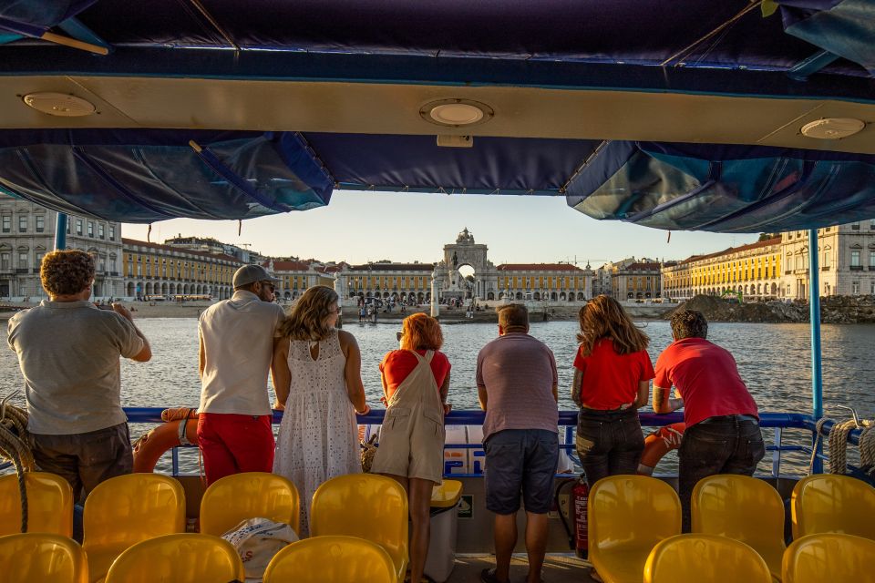 Lisbon: Sunset Cruise with Live DJ and Drinks - Best Seats and Photo Tips for a Smooth Sunset Moment