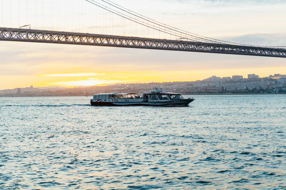 Lisbon: Sunset Cruise with Welcome Drink and Snacks - Why a Lisbon Tagus sunset cruise is such an easy win