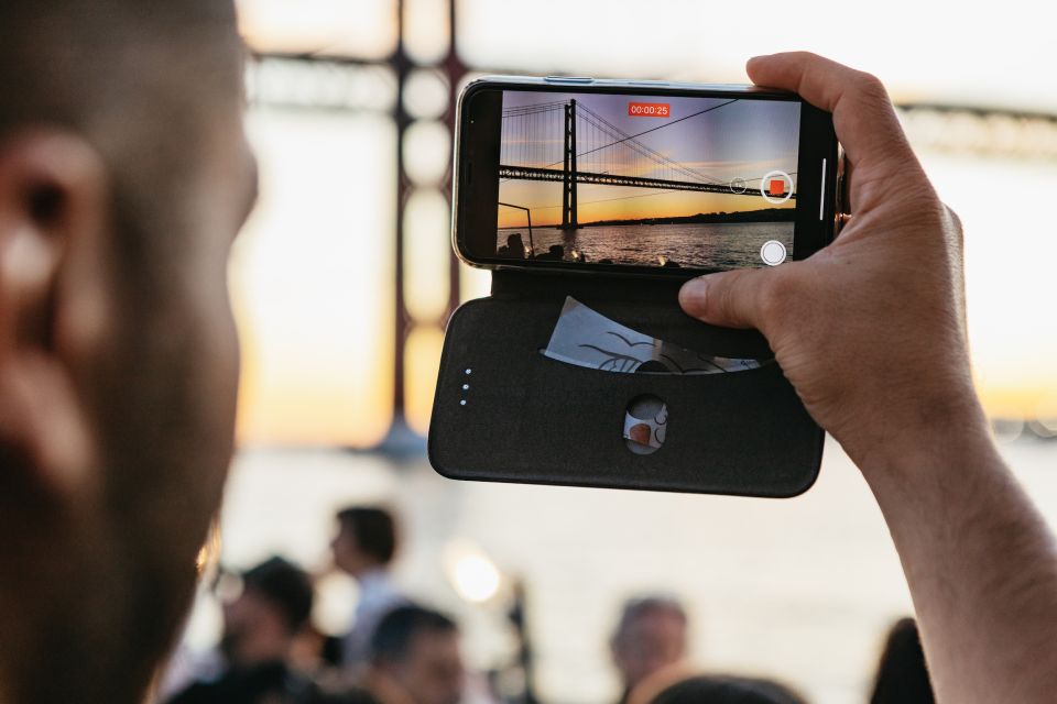 Lisbon: Sunset Cruise with Welcome Drink and Snacks - The route: from Praça do Comércio to Belém and back