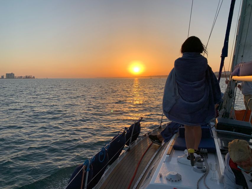 Lisbon: Sunset Sailing Cruise with Wine - Price and value: is $64 worth a 2-hour wine cruise?