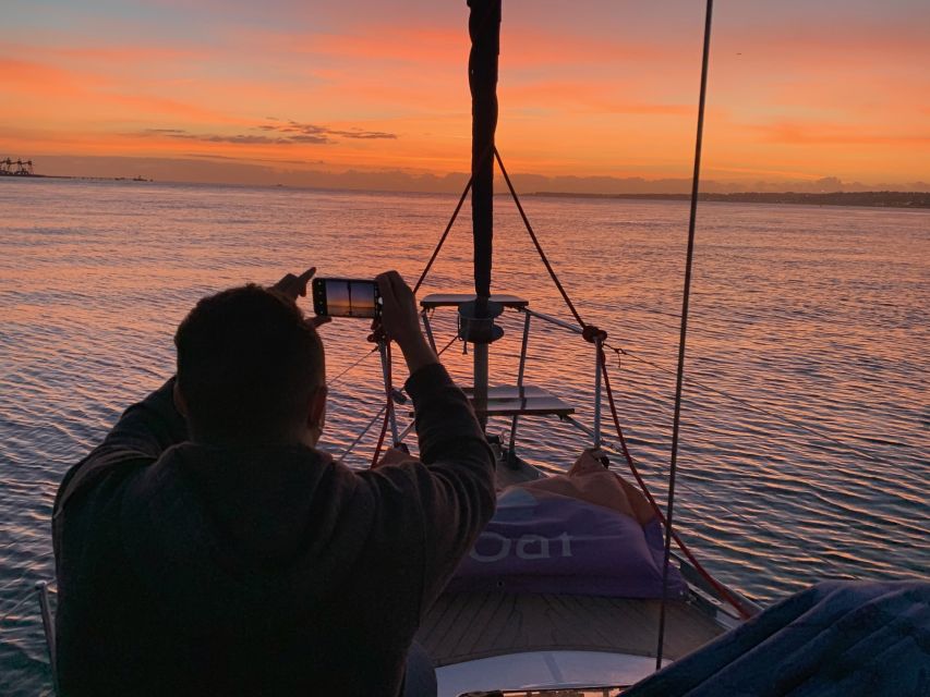 Lisbon: Sunset Sailing Cruise with Wine - FAQ
