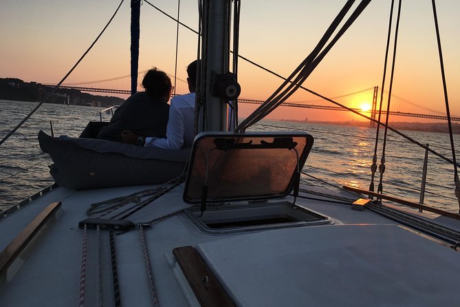Lisbon Sunset Sailing Tour with White or Rosé Wine and Snacks - Palácio Nacional da Ajuda: A Royal Stop Without the Museum Lines
