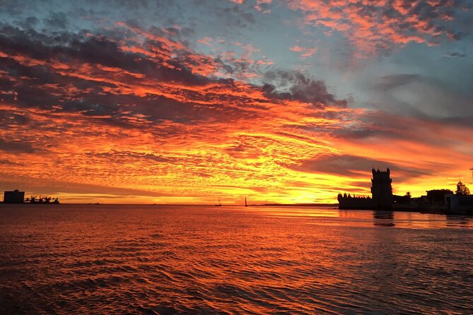 Lisbon Sunset Sailing with Portuguese Wine and History - Sunset Sailing on the Tagus: why this route feels smarter than walking
