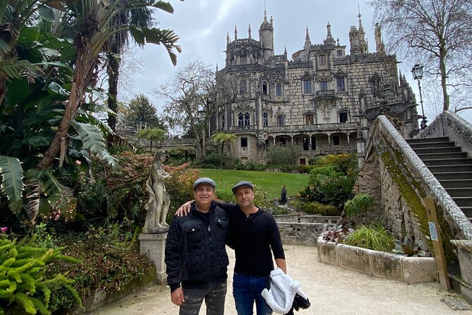 Lisbon to Sintra Pena & Regaleira guided tour in 8pax group - Centro Histórico de Sintra: A Short Bite of the Old Town
