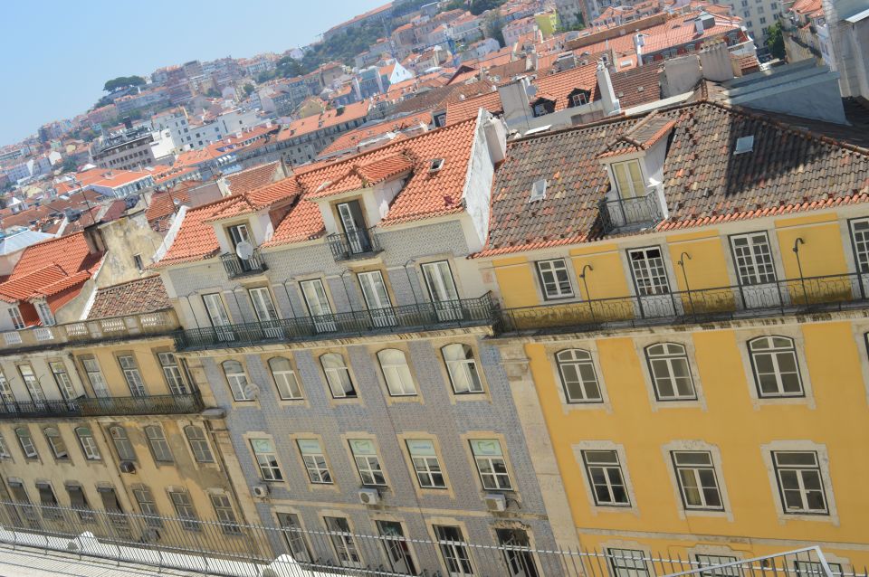 Lisbon: Walking Tour in the Center (Max 12 Participants) - Santa Justa to Carmo Convent ruins: Lisbon after the grandeur