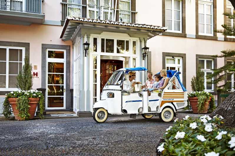 Lisbon's historic old town in a tuk-tuk in German - Key Takeaways at a Glance