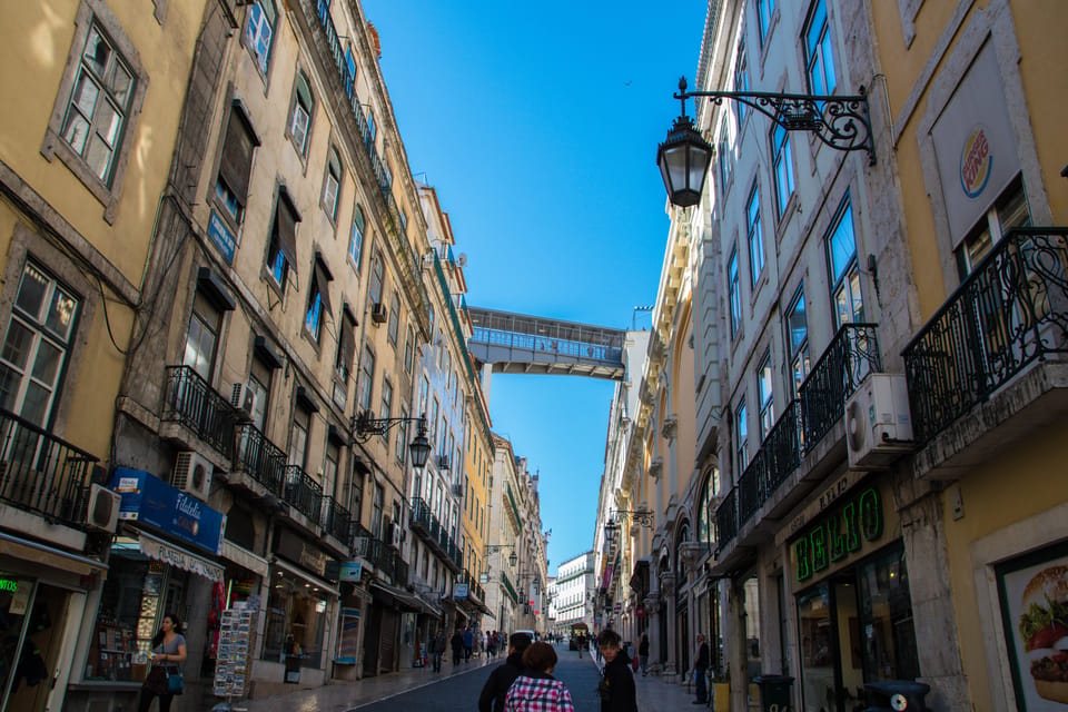 Lisbon's historic old town in a tuk-tuk in German - A German-Speaking Tuk-Tuk Tour Through Lisbon’s Old Town