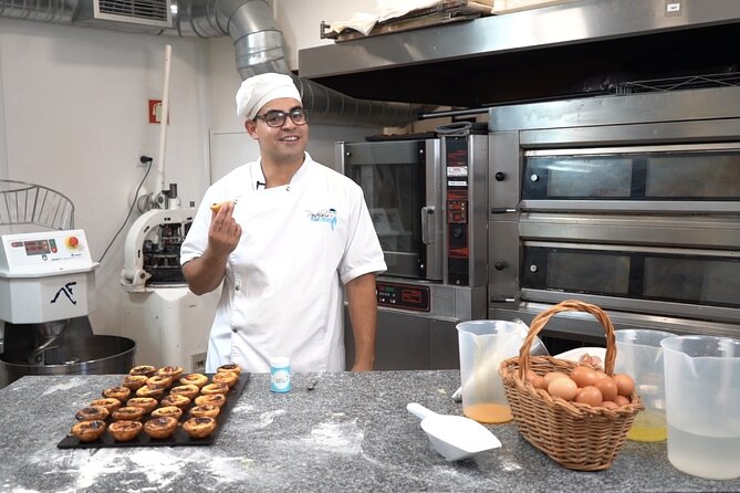 Pastel de Nata Masterclass at a Real Bakery in Downtown Lisbon - The Two-Hour Flow: History, Dough, Custard, Bake