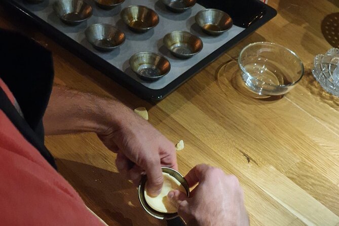 Pastel de Nata Pastry Class: Bake and Enjoy Your Own Treats - Meeting point and what the start feels like