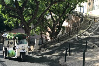 Private tuk tuk tour in old city Lisbon (Standard-1h30) - Meeting Point at Hard Rock Cafe (and How to Expect the Ride to Start)