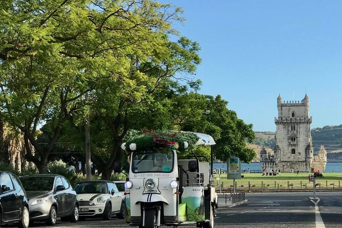 Private tuk tuk tour in old city Lisbon (Standard-1h30) - Praça do Comércio and Rua Augusta: Classic Lisbon Views Over the Tagus