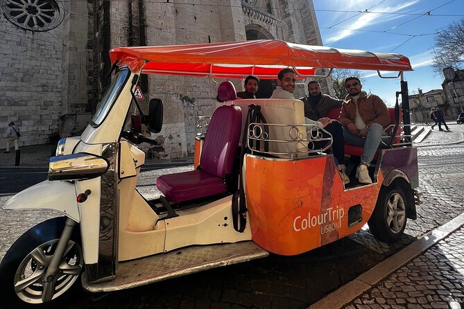 Private Tuk Tuk Tour Through Lisbon’s Historical Streets - Feira da Ladra and the day it matters: when the market shows up