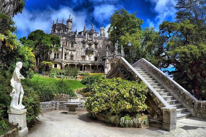 Sintra, Pena Palace and Quinta da Regaleira from Lisbon - Sintra’s historic center: two hours to shop, snack, and look at pastel streets
