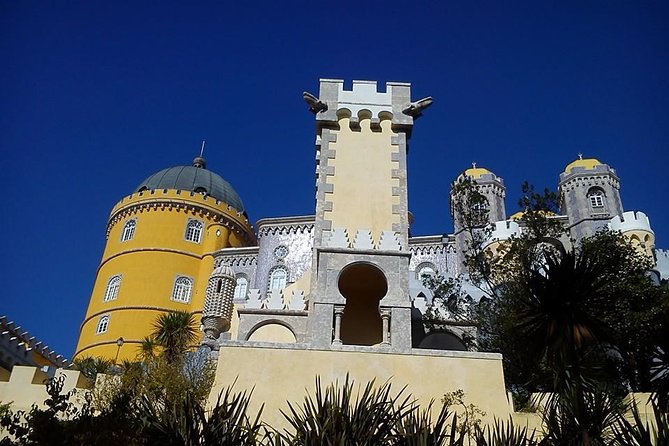 Sintra, Pena Palace, Cabo Roca, Cascais Small Group from Lisbon - Guides and group size: why this tour often feels more personal