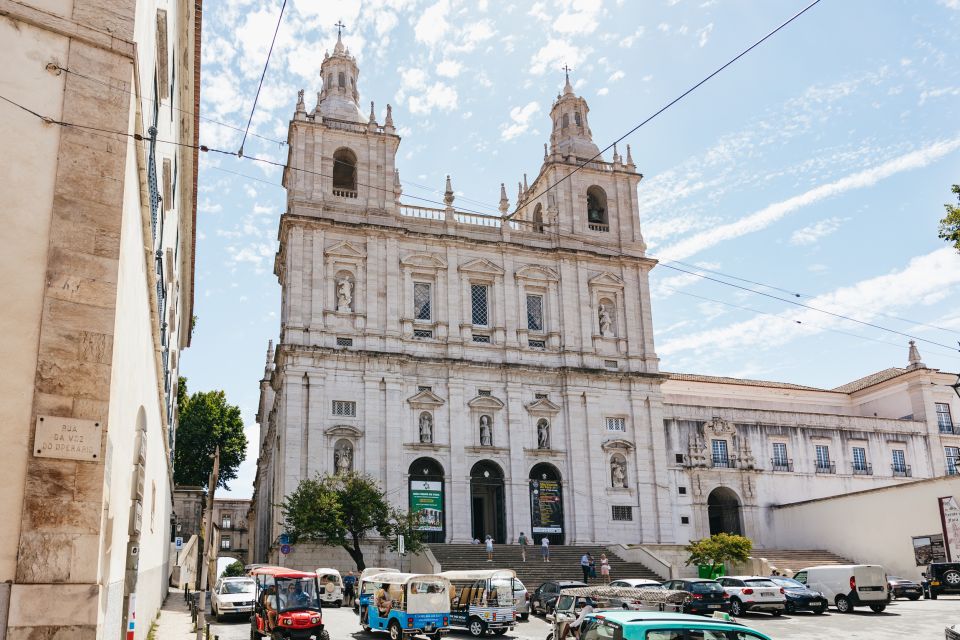 Vadio: Lisbon Old Town Private Tuk Tuk Tour - Stop-by-stop: Lisbon Cathedral to the Senhora do Monte viewpoint
