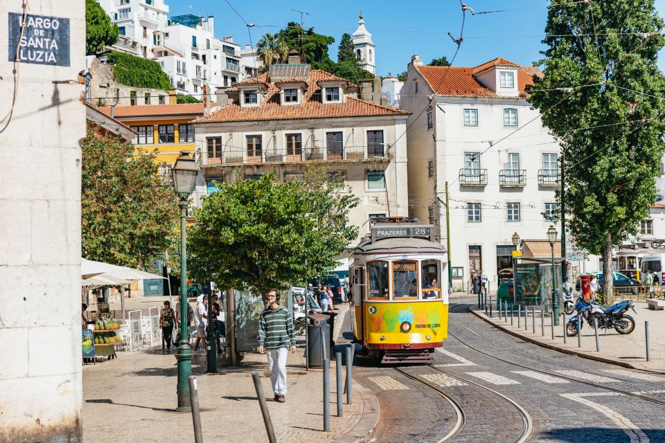 Vadio: Lisbon Old Town Private Tuk Tuk Tour - What I think makes the guides the real highlight